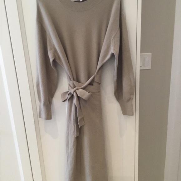 & Other Stories in M - Picture 4 of 6